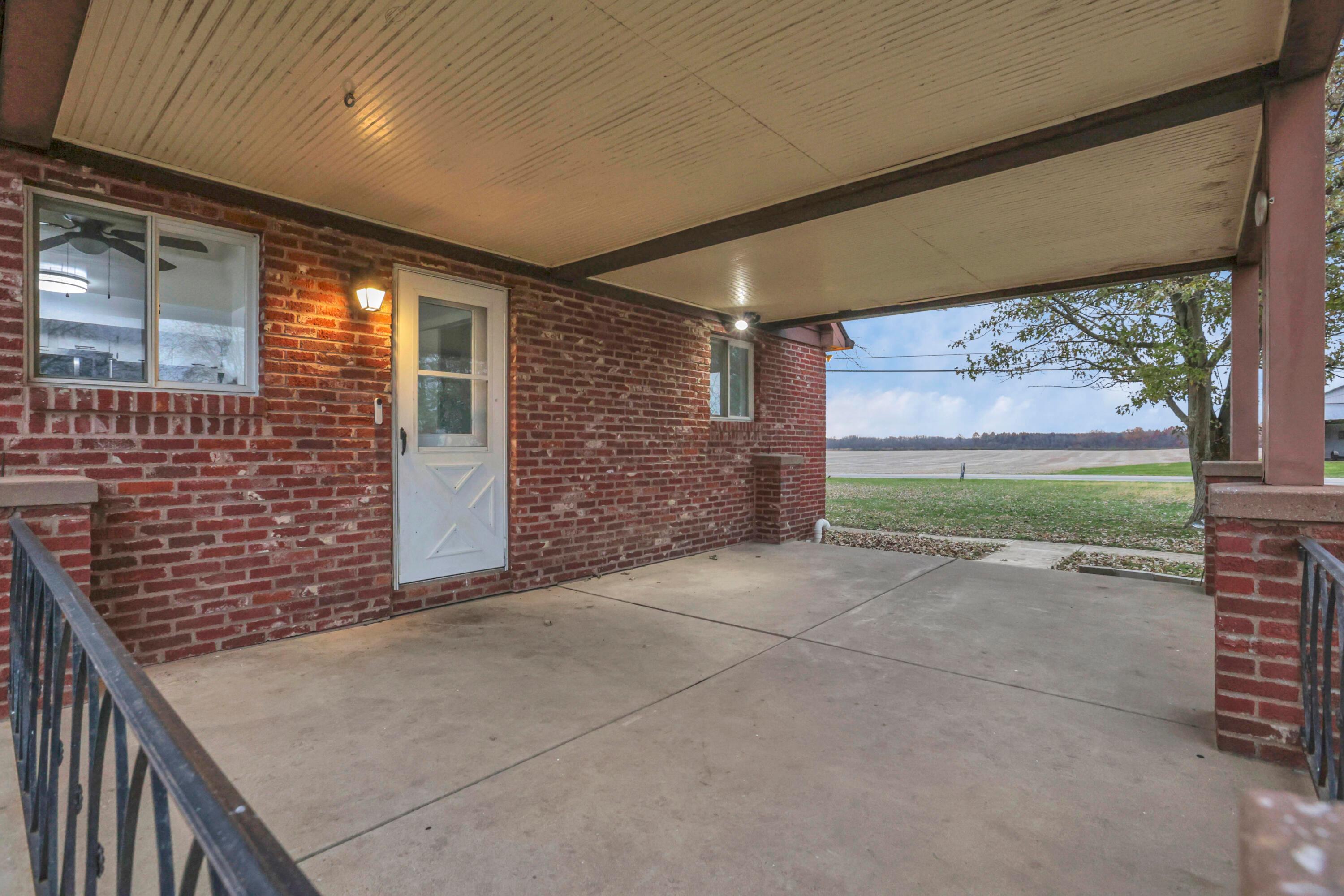 4189 Hayes Road Groveport, OH 43125 - Photo 5 of 41 Covered Side Porch