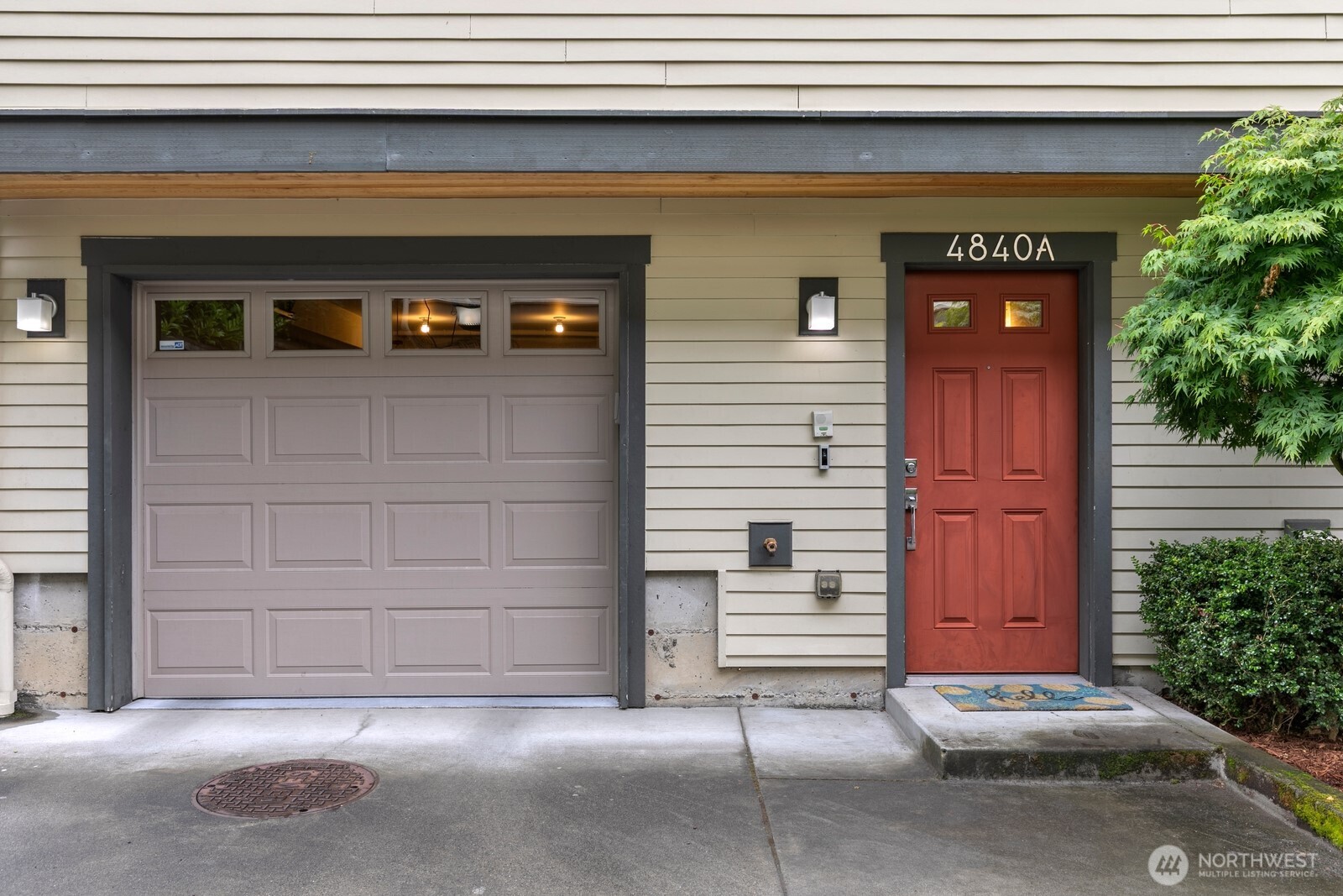 4840 40th Avenue Southwest, Unit A Seattle, WA 98116 - Photo 2 of 31