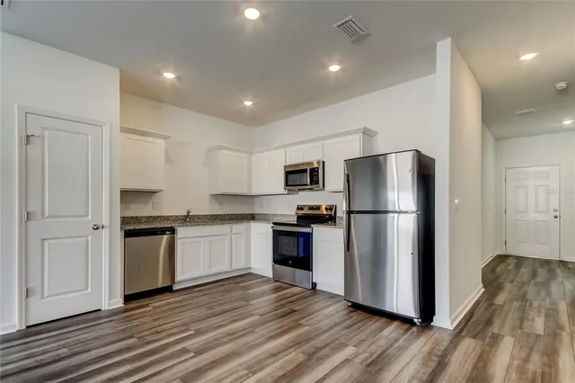 $1,850 | 11925 Sylvia Street, Dade City, FL 33525