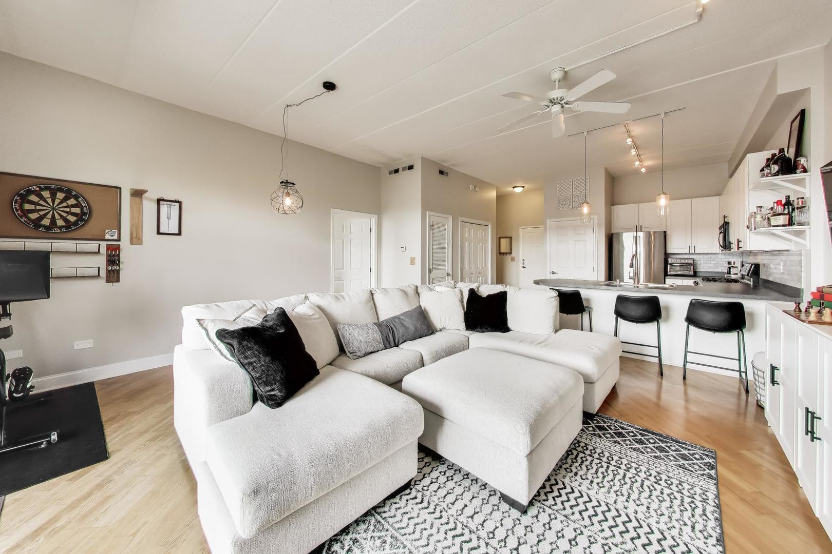 1301 West Washington Boulevard, Unit 405 Chicago, IL 60607 - Photo 5 of 21