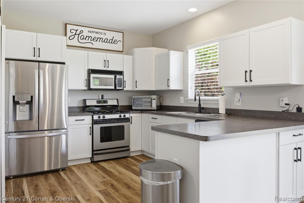 23537 Crescent Ridge Drive New Boston, MI 48164 - Photo 8 of 25