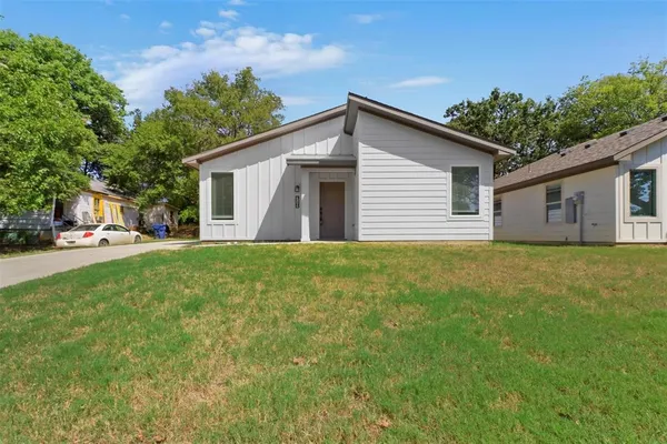 $1,475 | 719 Maple Row, Denison, TX 75021