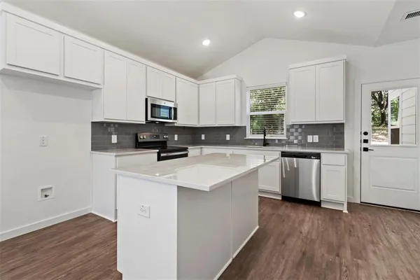 $1,475 | 719 Maple Row, Denison, TX 75021