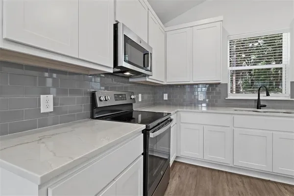 $1,475 | 719 Maple Row, Denison, TX 75021
