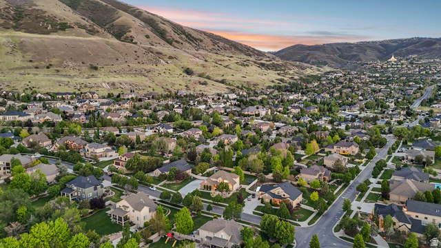 1712 Somerset Ridge Drive Draper, UT 84020 - Photo 76 of 76 Expansive residential area nestled at the base of a mountain range
