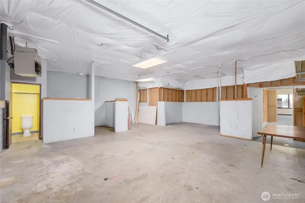 $3,000 | 445 West Washington Street, Sequim, WA 98382