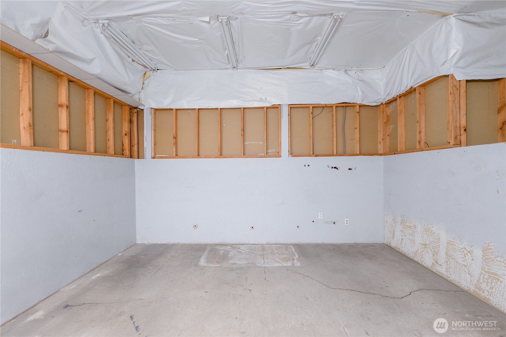 445 West Washington Street Sequim, WA 98382 - Photo 16 of 27 a view of an empty room