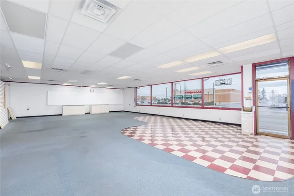 $3,000 | 445 West Washington Street, Sequim, WA 98382