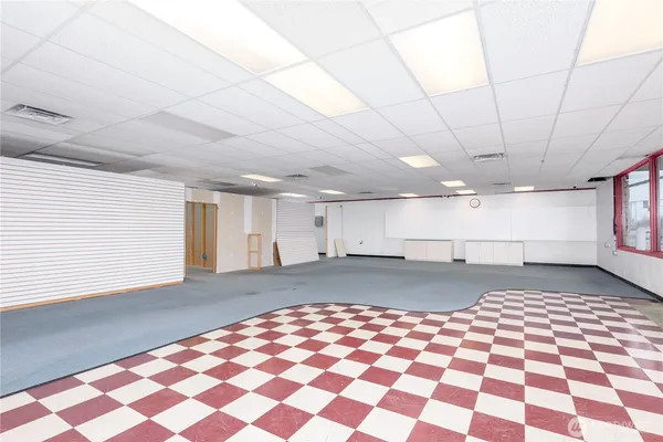 $3,000 | 445 West Washington Street, Sequim, WA 98382