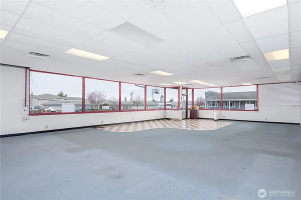 $3,000 | 445 West Washington Street, Sequim, WA 98382