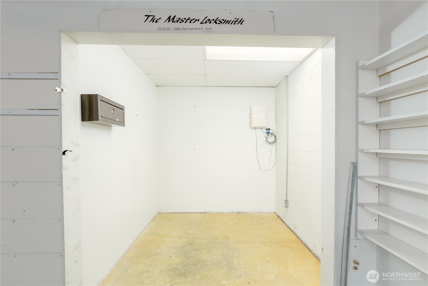 445 West Washington Street Sequim, WA 98382 - Photo 9 of 27 a bathroom with a shower