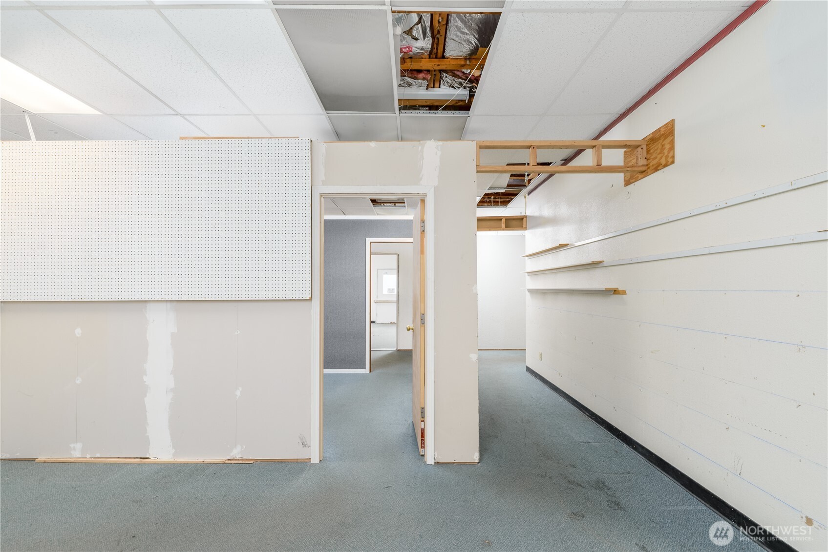 445 West Washington Street Sequim, WA 98382 - Photo 10 of 27 a view of small space