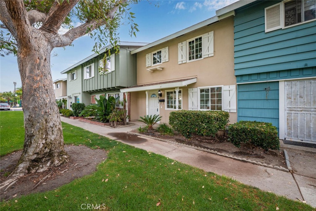 19855 Coventry Lane Huntington Beach, CA 92646 - Photo 2 of 55 Established trees catch the ocean breeze.