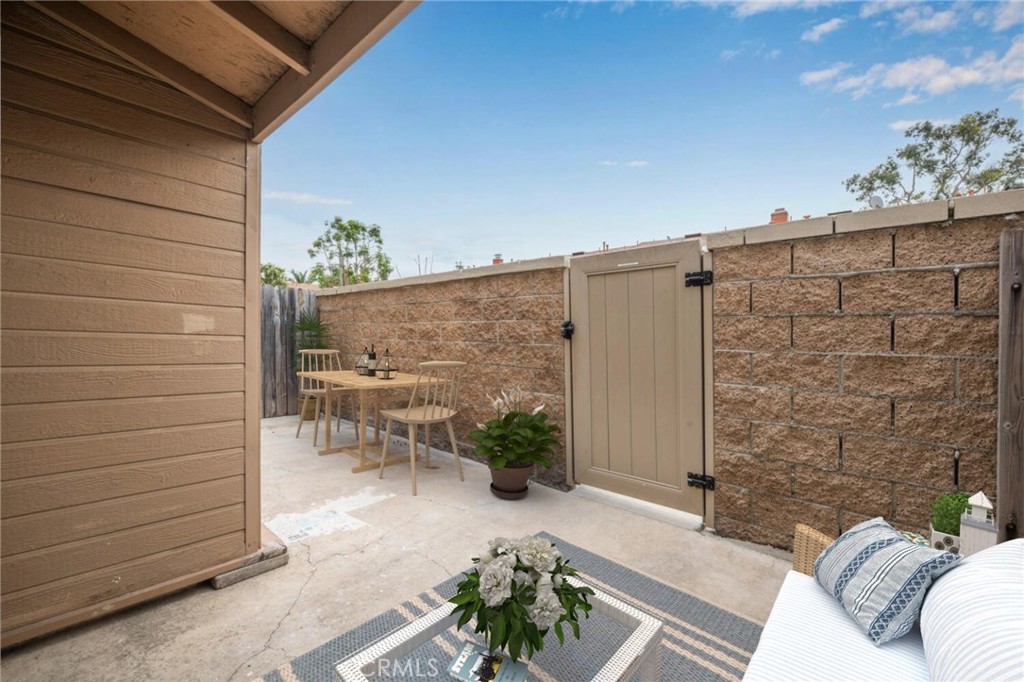 19855 Coventry Lane Huntington Beach, CA 92646 - Photo 35 of 55 Virtually Staged