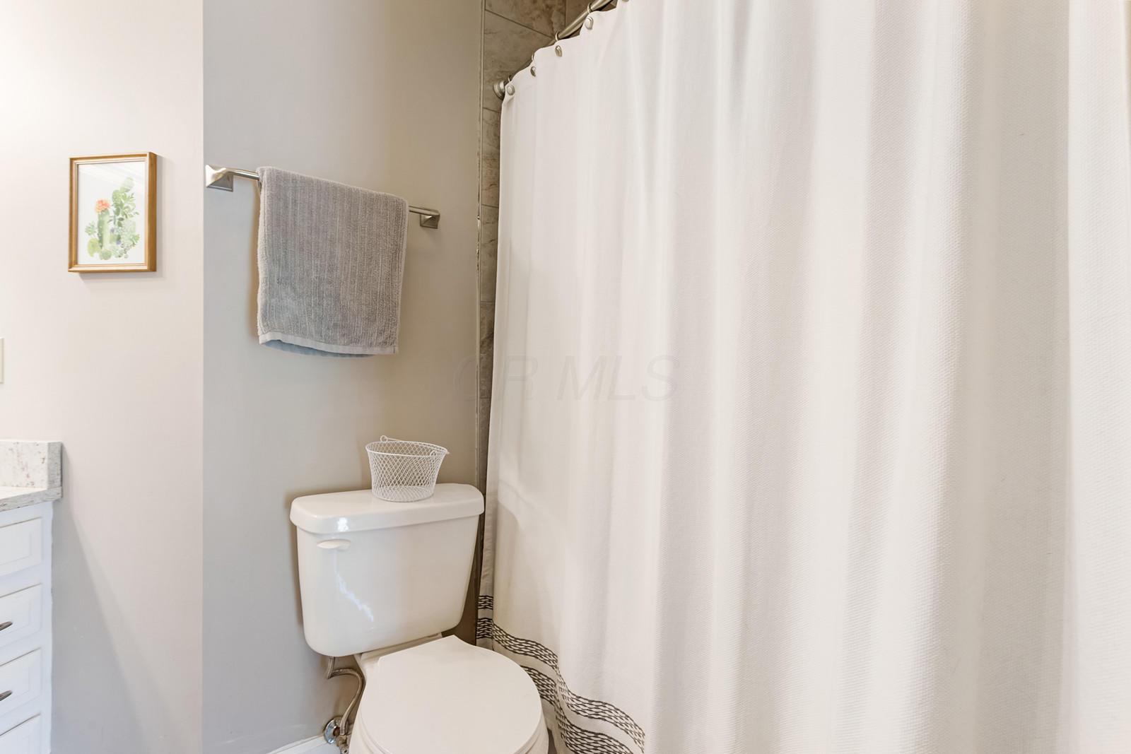 3946 Antrim Road Columbus, OH 43221 - Photo 12 of 28 Gallery Image 12
