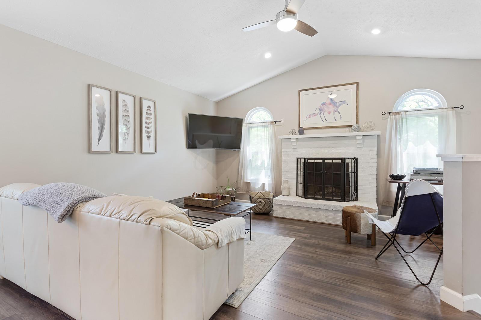 3946 Antrim Road Columbus, OH 43221 - Photo 3 of 28 Gallery Image 3