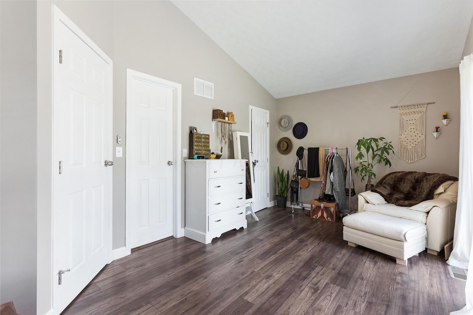 3946 Antrim Road Columbus, OH 43221 - Photo 8 of 28 Gallery Image 8