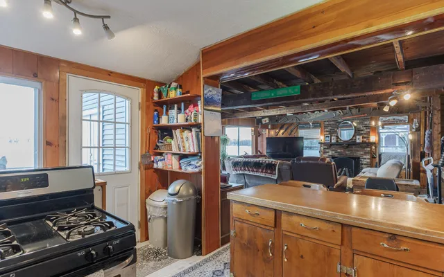 $999,900 | 78 Colburn Lane, Rindge, NH 03461