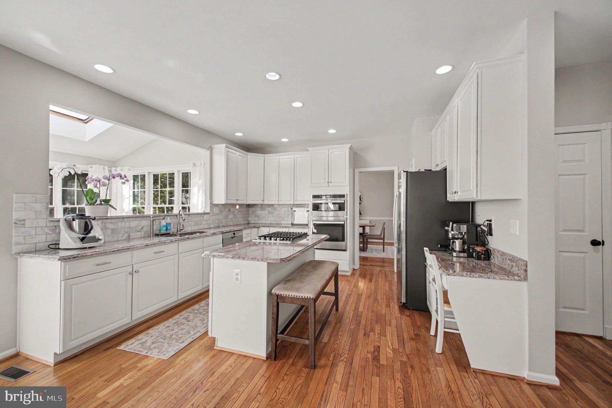 1319 Gatesmeadow Way Reston, VA 20194 - Photo 10 of 46 Gallery Image 10
