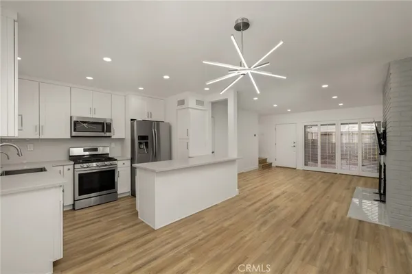 $3,950 | 704 West Sierra Madre Boulevard, Unit 15, Sierra Madre, CA 91024