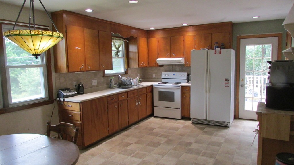 55 Nashua Road Pepperell, MA 01463 - Photo 3 of 28