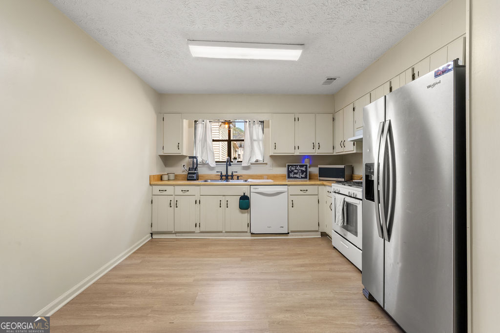 528 Raintree Drive Jonesboro, GA 30238 - Photo 12 of 23