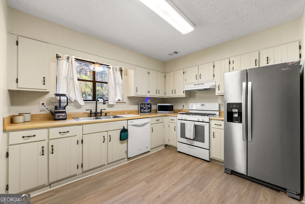 528 Raintree Drive Jonesboro, GA 30238 - Photo 13 of 23