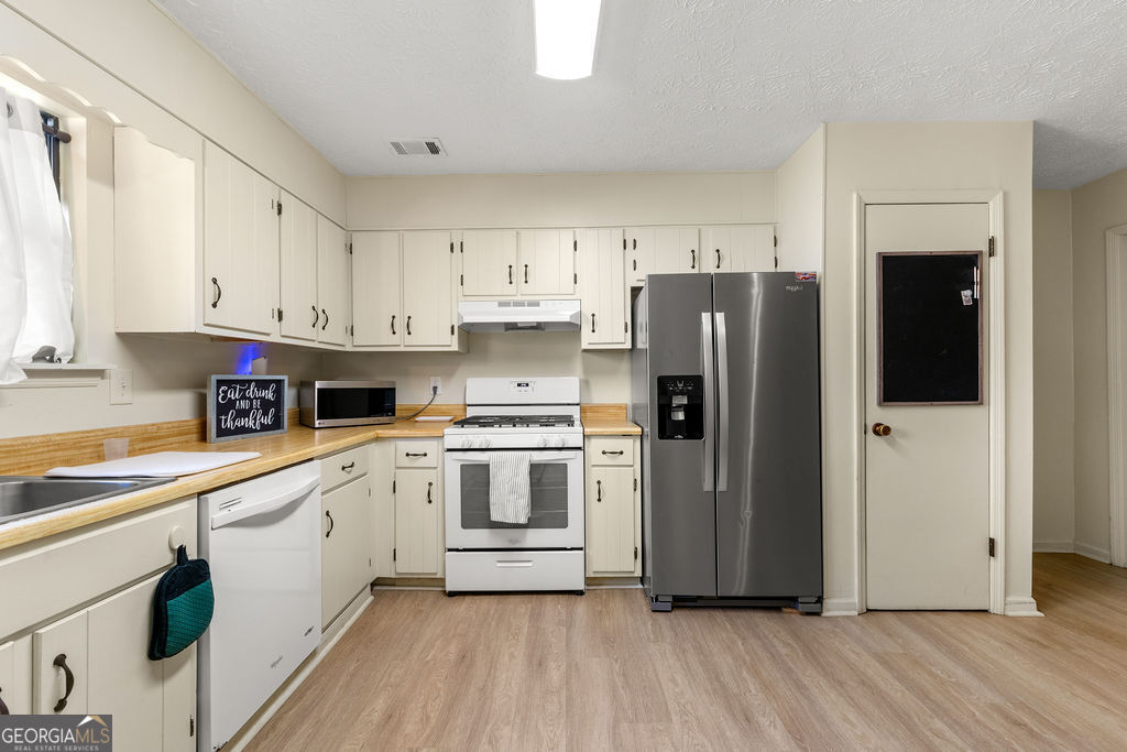 528 Raintree Drive Jonesboro, GA 30238 - Photo 14 of 23