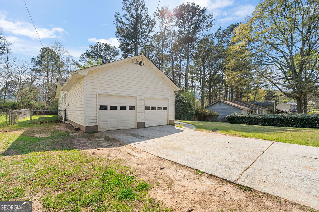 528 Raintree Drive Jonesboro, GA 30238 - Photo 3 of 23