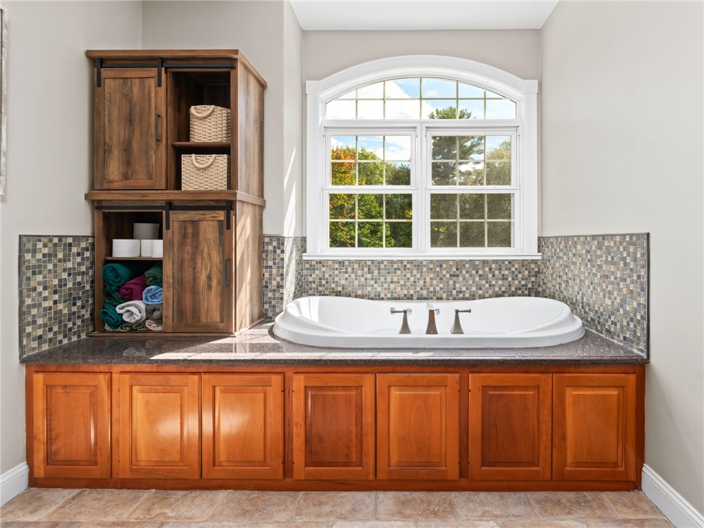 51 Reservoir Road Cumberland, RI 02864 - Photo 17 of 50