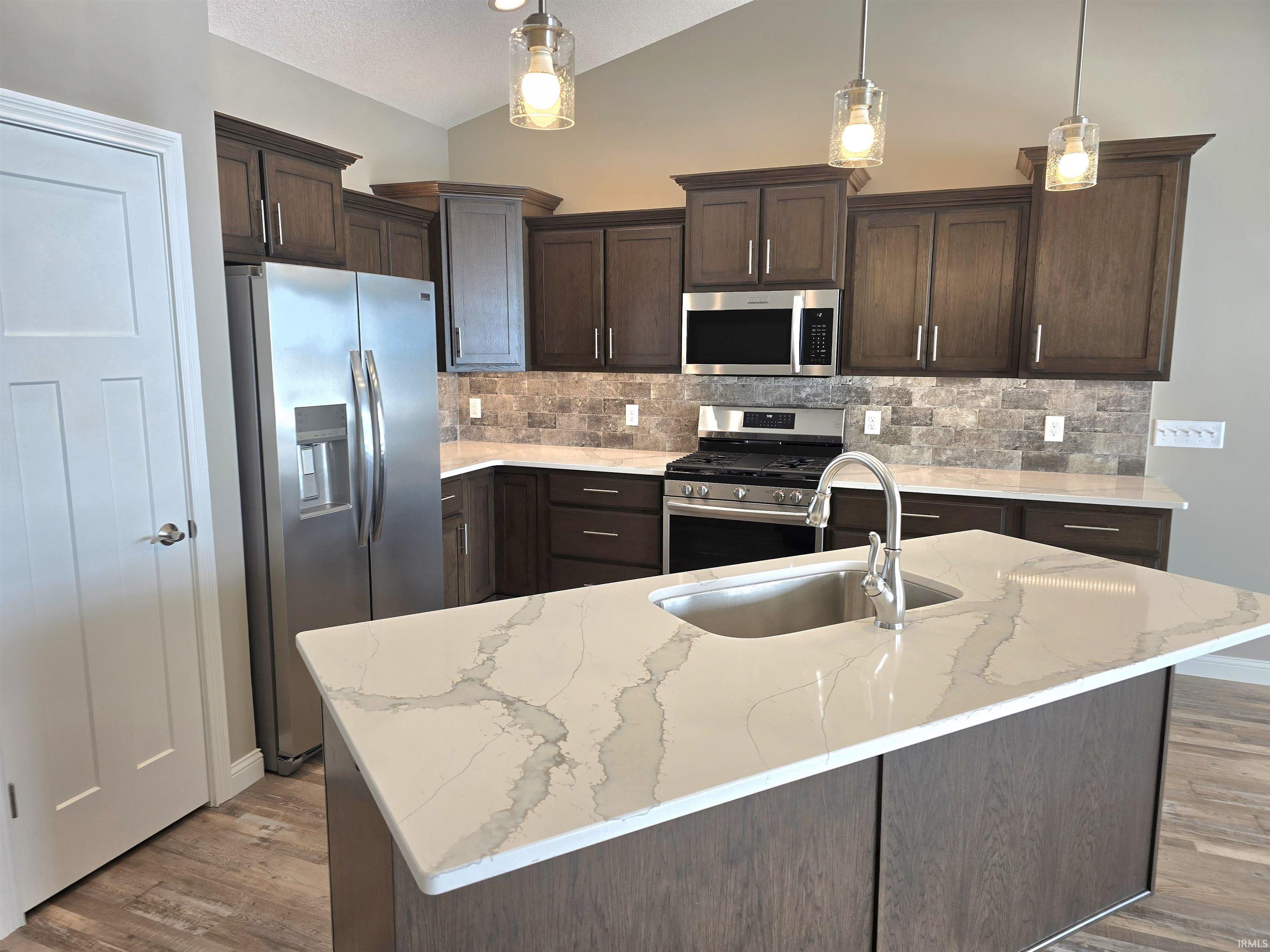 5445 Rio Azul Cove Fort Wayne, IN 46818 - Photo 7 of 17