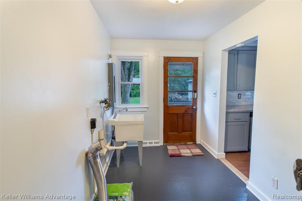 2621 Longview Avenue Rochester Hills, MI 48307 - Photo 14 of 19