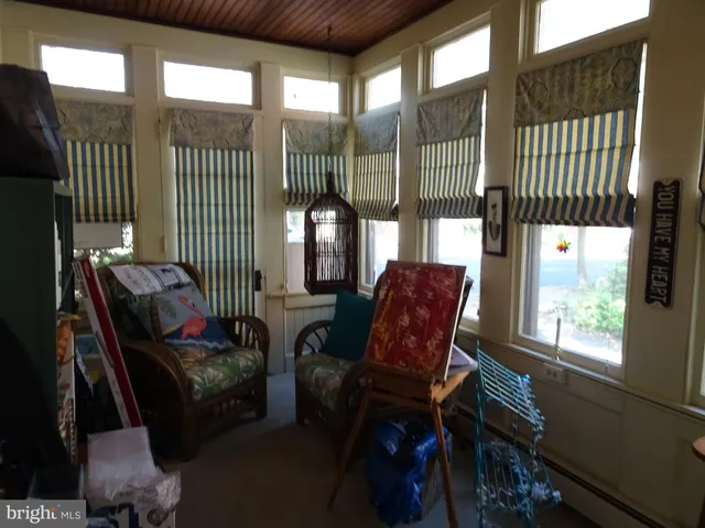 $3,075 | 411 Delaware Street, Unit A, New Castle, DE 19720