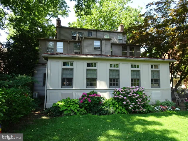 $3,075 | 411 Delaware Street, Unit A, New Castle, DE 19720