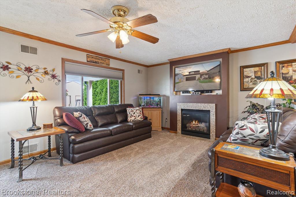45850 Edgewater Street Chesterfield, MI 48047 - Photo 17 of 61