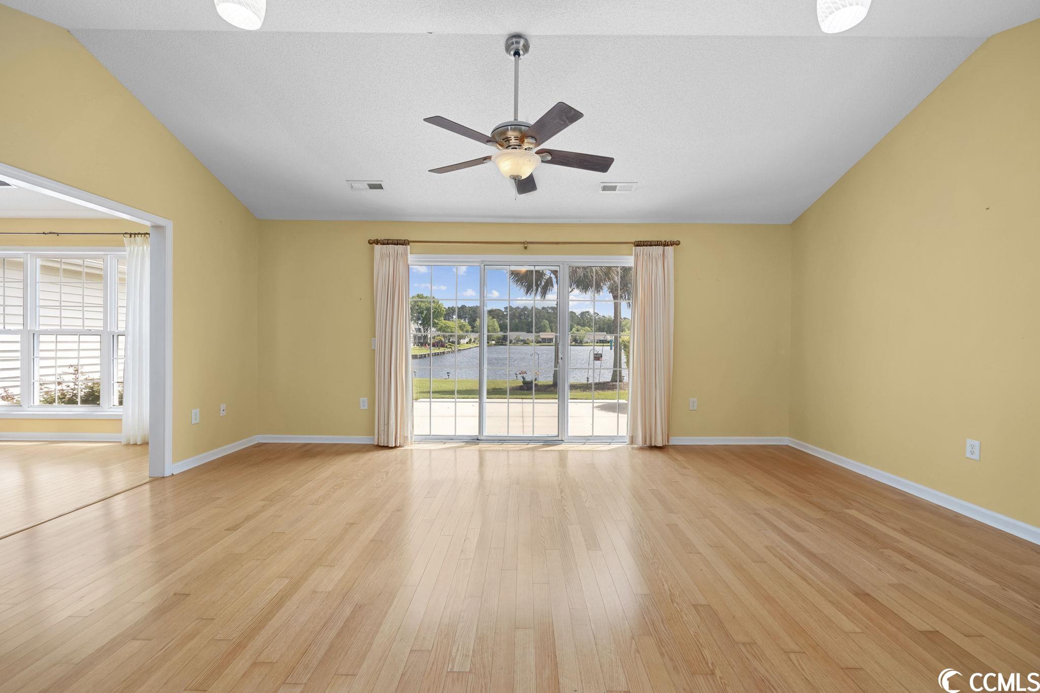 301 Chastain Court Murrells Inlet, SC 29576 - Photo 8 of 40