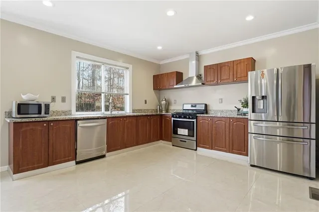 $775,000 | 6831 Augusta Manor, Suwanee, GA 30024