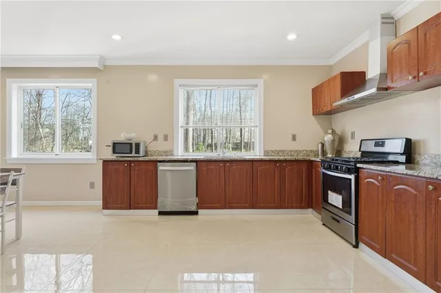 $775,000 | 6831 Augusta Manor, Suwanee, GA 30024