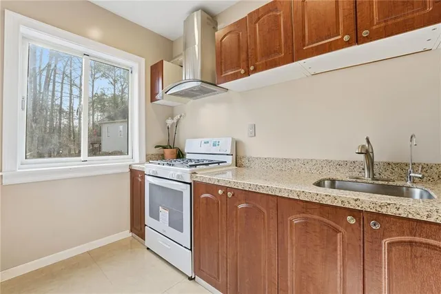 $775,000 | 6831 Augusta Manor, Suwanee, GA 30024