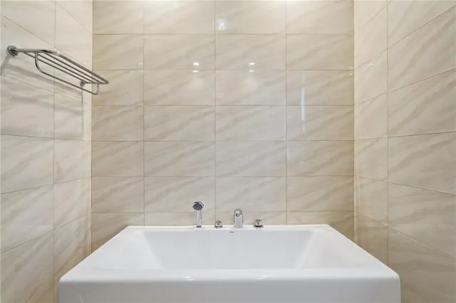 $775,000 | 6831 Augusta Manor, Suwanee, GA 30024