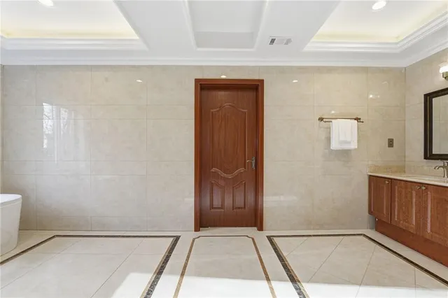 $775,000 | 6831 Augusta Manor, Suwanee, GA 30024