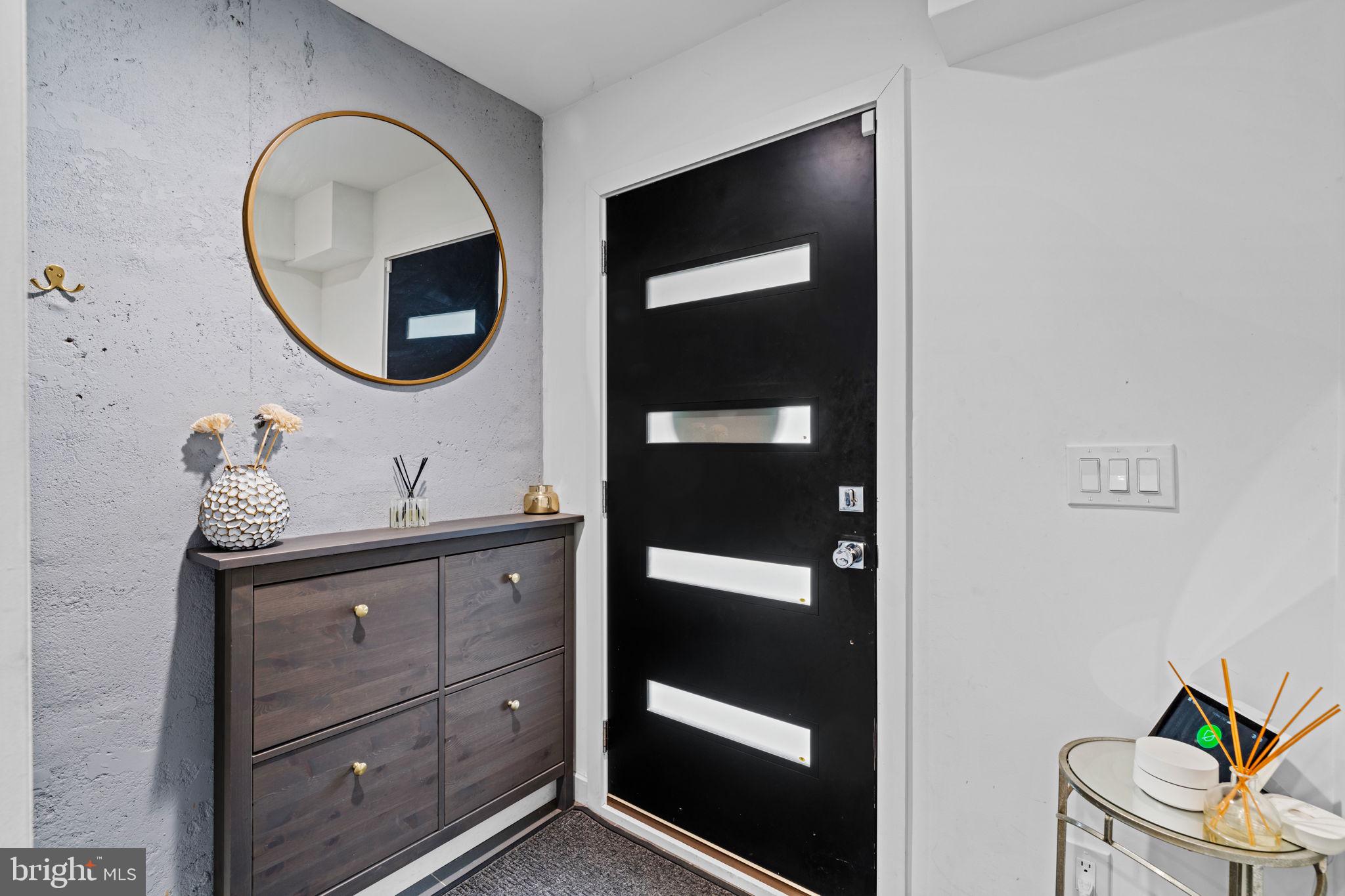 848 North Leithgow Street Philadelphia, PA 19123 - Photo 4 of 54