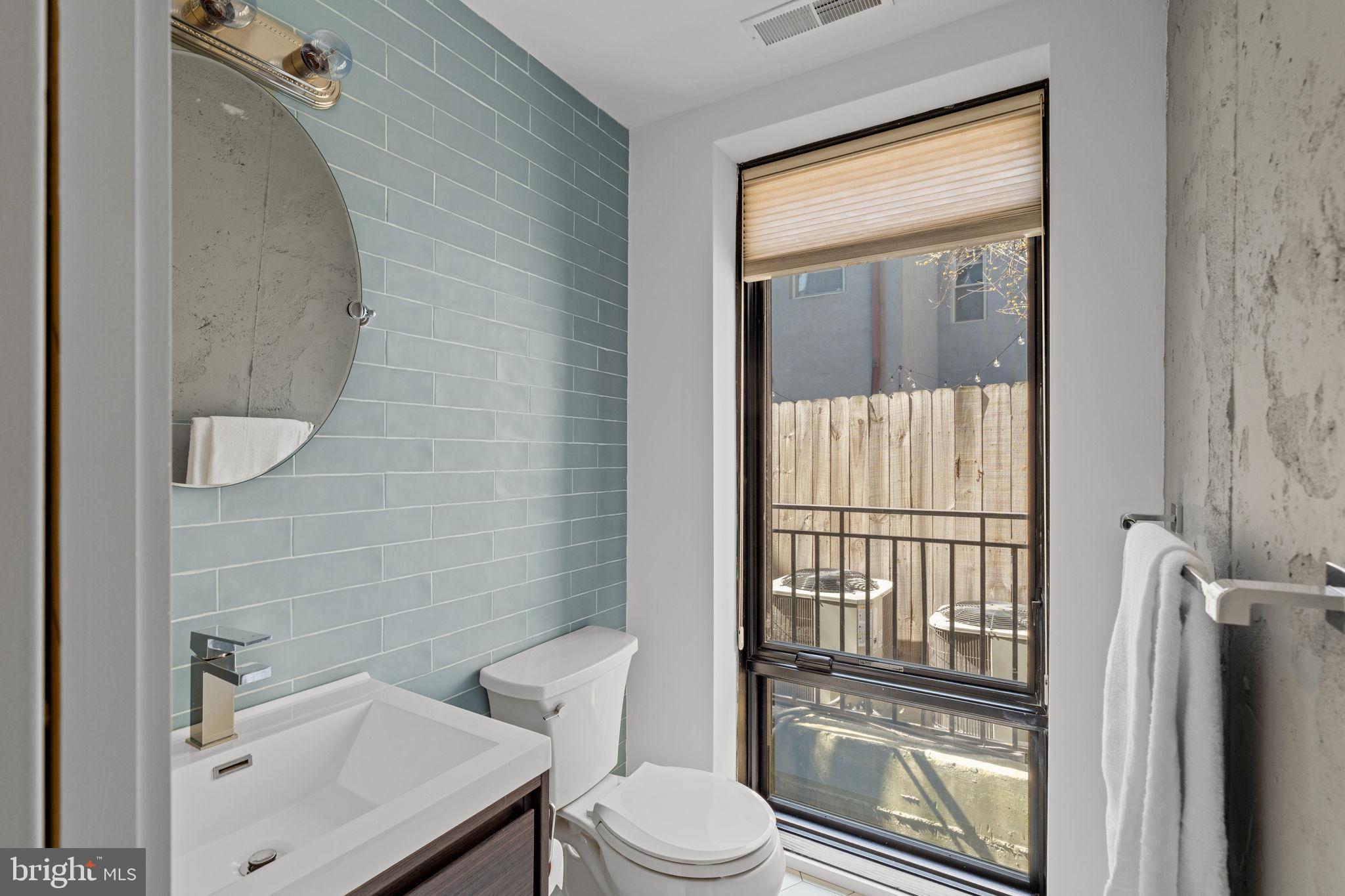 848 North Leithgow Street Philadelphia, PA 19123 - Photo 9 of 54