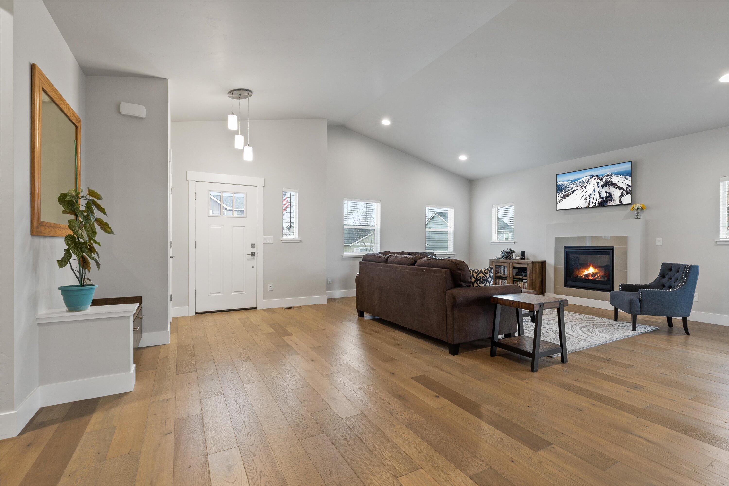 20773 Kilbourne Loop Bend, OR 97701 - Photo 11 of 38 11-4066_221111_JILLROSELL