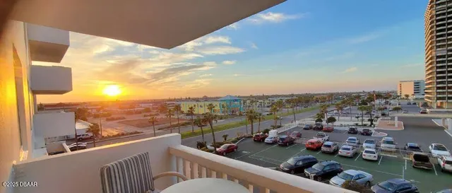 $1,550 | 2800 North Atlantic Avenue, Unit 405, Daytona Beach, FL 32118