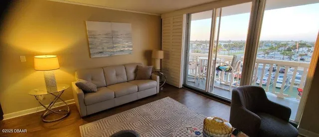 $1,550 | 2800 North Atlantic Avenue, Unit 405, Daytona Beach, FL 32118