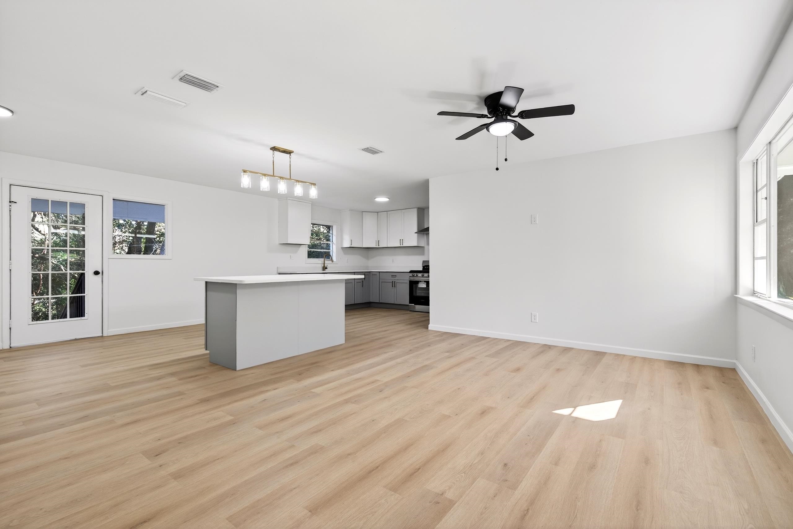 30902 Stanton Road Daphne, AL 36527 - Photo 3 of 27 Kitchen