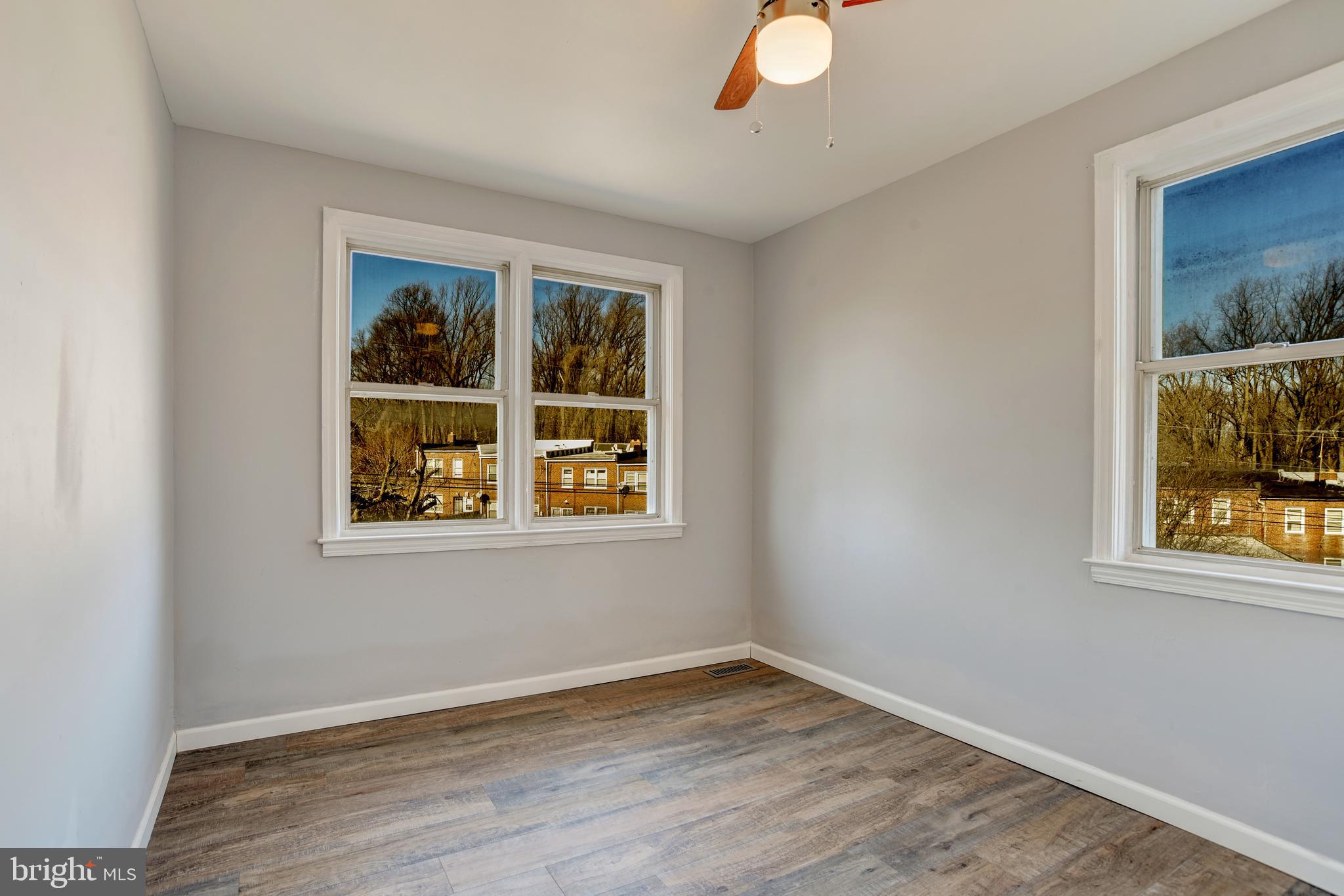 4240 Flowerton Road Baltimore, MD 21229 - Photo 14 of 28 Owner's bedroom