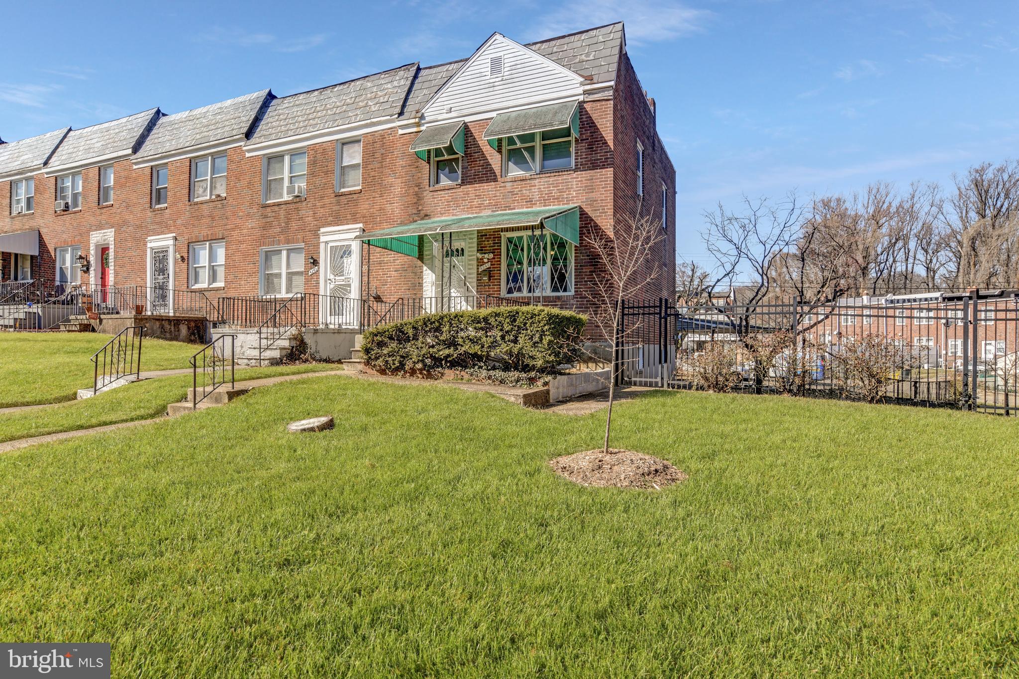 4240 Flowerton Road Baltimore, MD 21229 - Photo 3 of 28 Spacious yard awaits you