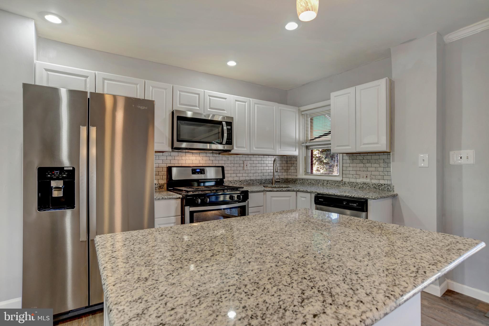 4240 Flowerton Road Baltimore, MD 21229 - Photo 8 of 28 Just what you've been looking for!
